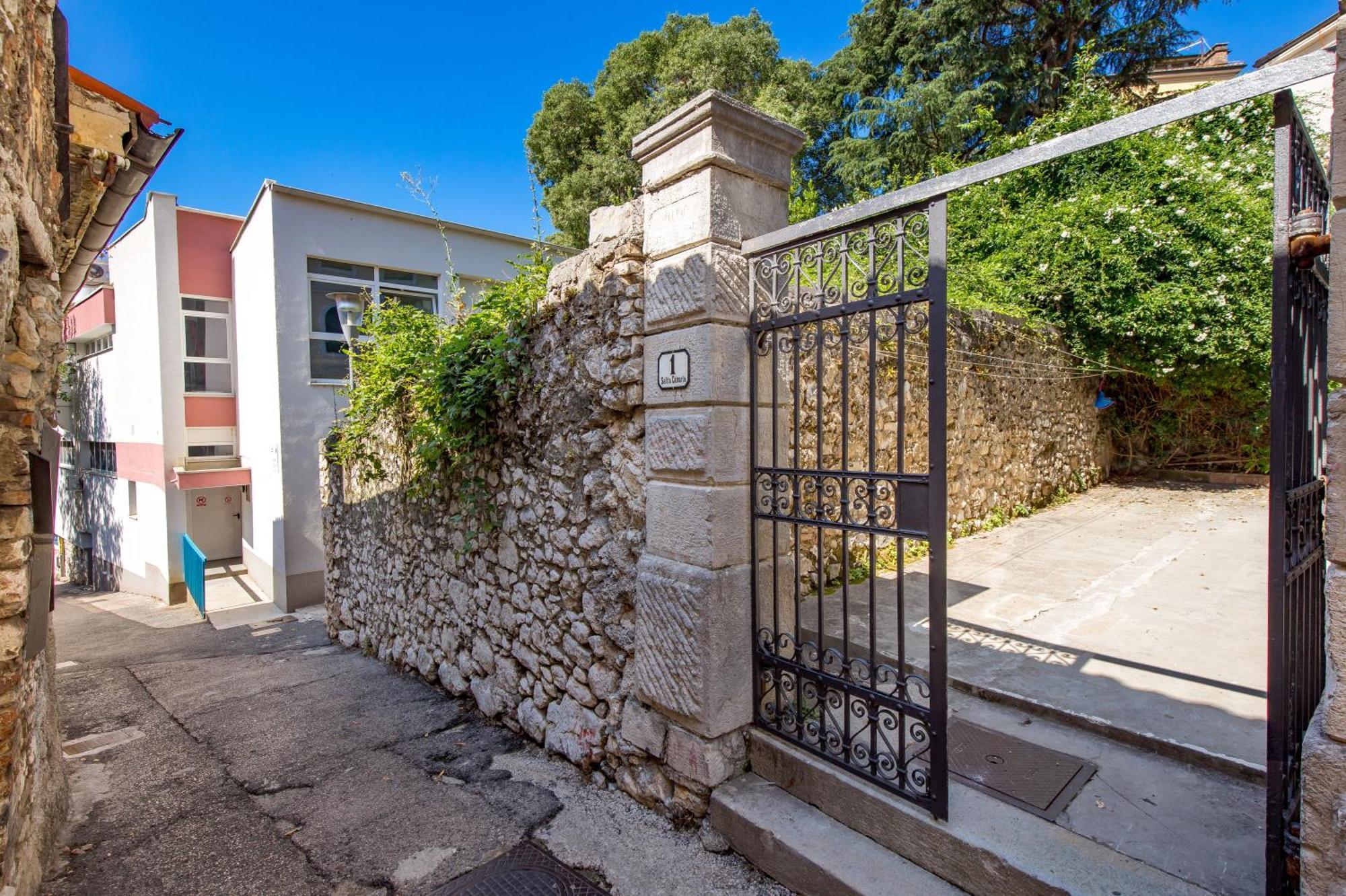 Apartment Salita Calvario Rijeka Eksteriør billede